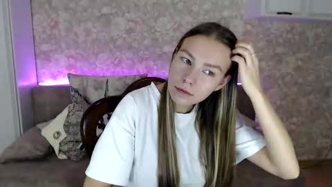 Snapshot of fofhcf chatting on 11-26-25, 11:39 Molli Ready for any play with you. Hottest show in pvt Help a student earn big tokens online show from 11-26-25, 11:39