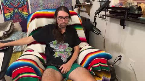 Snapshot of folkemord69 chatting on 10-11-25, 11:42 Chris online show from 10-11-25, 11:42