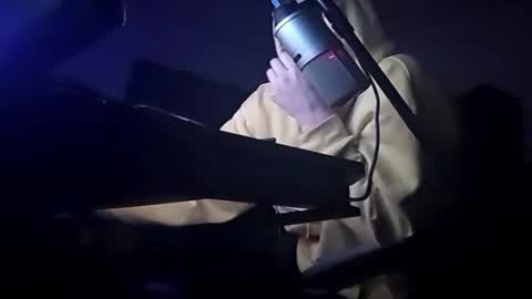 Snapshot of followthewhiterabbittail chatting on 01-12-25, 03:46 Have fun remembering u online show from 01-12-25, 03:46