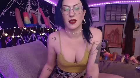 Fonda Dix online show from 02-05-25, 04:37