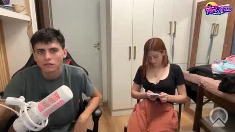 footaurastudio online show from 06-11-26, 02:33