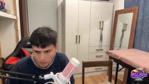 footaurastudio online show from 06-15-26, 02:47