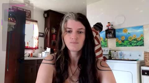 Snapshot of forestdarling chatting on 11-30-25, 08:35 forestdarling online show from 11-30-25, 08:35