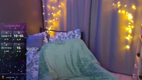 Snapshot of foreversmileme chatting on 12-03-24, 01:08 Julia online show from 12-03-24, 01:08