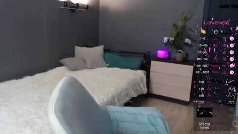 Snapshot of foreversmileme chatting on 09-10-25, 12:49 Julia online show from 09-10-25, 12:49