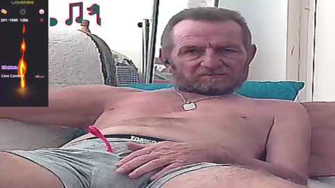 Snapshot of forexxxx_man chatting on 12-31-24, 11:31 doc online show from 12-31-24, 11:31