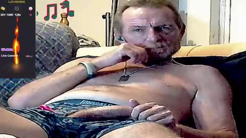 Snapshot of forexxxx_man chatting on 01-09-25, 01:39 doc online show from 01-09-25, 01:39
