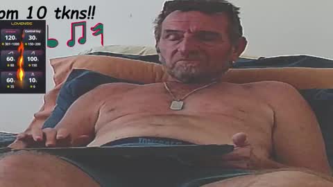 Snapshot of forexxxx_man chatting on 09-17-25, 11:23 doc online show from 09-17-25, 11:23