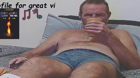 Snapshot of forexxxx_man chatting on 10-16-25, 01:06 doc online show from 10-16-25, 01:06