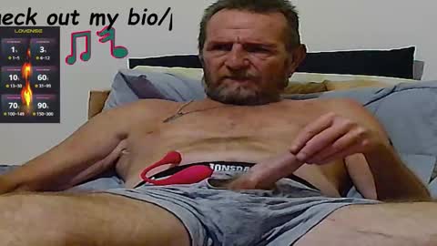 Snapshot of forexxxx_man chatting on 11-01-25, 01:51 doc online show from 11-01-25, 01:51