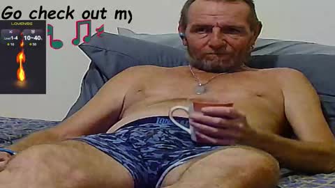 Snapshot of forexxxx_man chatting on 11-18-25, 12:38 doc online show from 11-18-25, 12:38