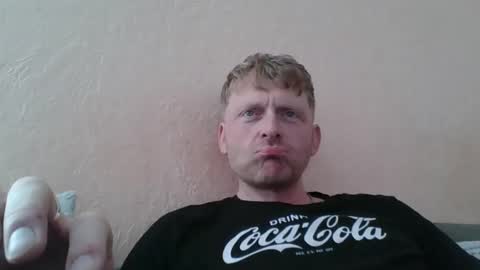 Snapshot of forgotten_lover chatting on 09-19-25, 09:11 forgotten_lover online show from 09-19-25, 09:11