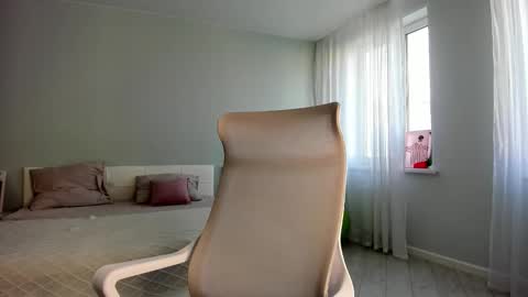 Kira online show from 09-10-25, 12:43