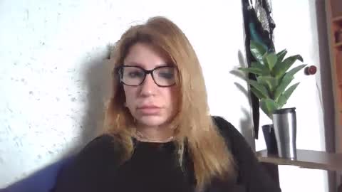 fox_red_lady7 online show from 03-06-25, 07:57