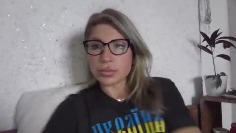 fox_red_lady7 online show from 01-10-26, 12:51