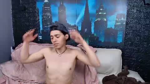 .  FOX WHITE .  online show from 06-18-26, 07:07