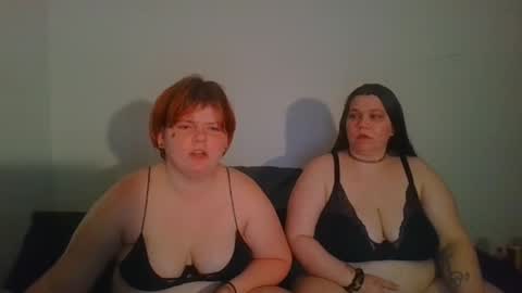 Snapshot of foxanhound chatting on 06-05-26, 05:36 Fox and hound online show from 06-05-26, 05:36