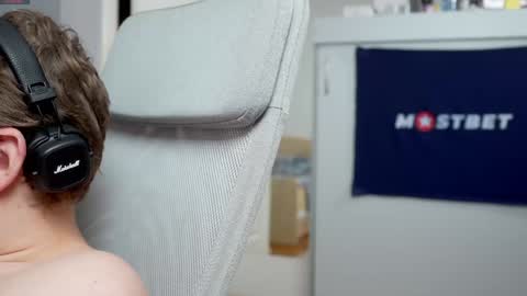 Snapshot of foxeslovefoxes chatting on 12-24-24, 12:55 CUSTOM PHOTOS AND VIDEOS - online show from 12-24-24, 12:55