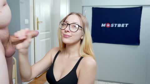 Snapshot of foxeslovefoxes chatting on 01-11-25, 02:25 CUSTOM PHOTOS AND VIDEOS - online show from 01-11-25, 02:25