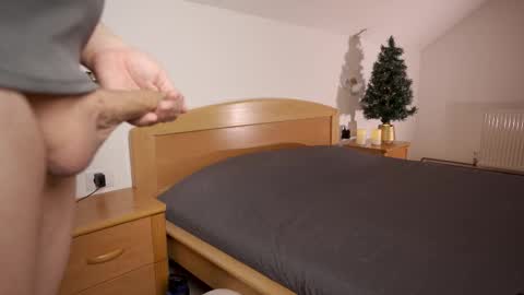 Snapshot of foxeslovefoxes chatting on 12-16-25, 10:31 CUSTOM PHOTOS AND VIDEOS - online show from 12-16-25, 10:31