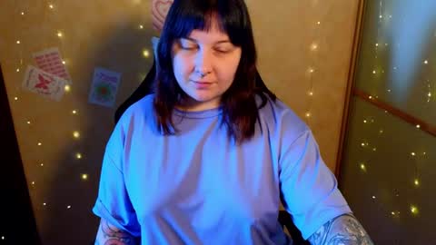 Snapshot of foxgirlandmerguis chatting on 06-11-26, 08:01 Belinda online show from 06-11-26, 08:01