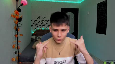 Foxicfu online show from 12-05-24, 10:44