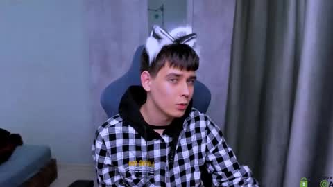 Foxicfu online show from 02-14-25, 04:31