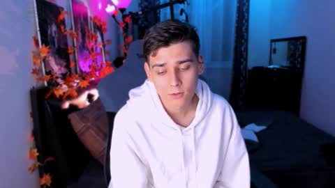 Foxicfu online show from 10-04-25, 04:16