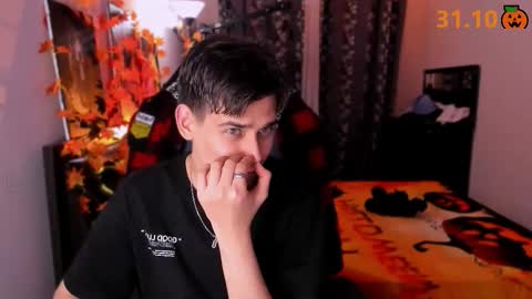 Foxicfu online show from 10-18-25, 04:19