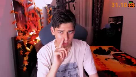 Foxicfu online show from 10-19-25, 06:08