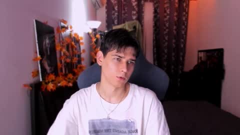 Foxicfu online show from 11-03-25, 01:12