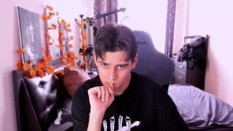 Foxicfu online show from 11-13-25, 08:57