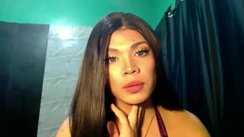 Snapshot of foxli_xx chatting on 05-17-26, 11:56 KITTY online show from 05-17-26, 11:56