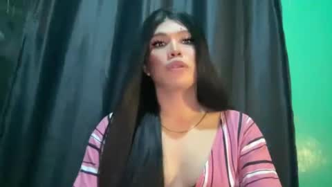Snapshot of foxli_xx chatting on 05-18-26, 12:11 KITTY online show from 05-18-26, 12:11