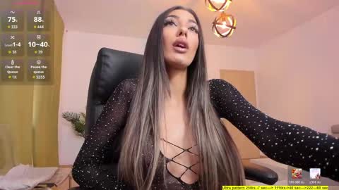 Snapshot of foxx_giirl chatting on 05-31-26, 04:36 Foxx online show from 05-31-26, 04:36