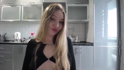 foxxialice online show from 10-06-25, 07:39