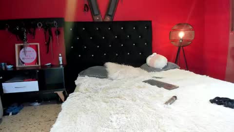 foxxy_rouse1 online show from 03-08-26, 02:04