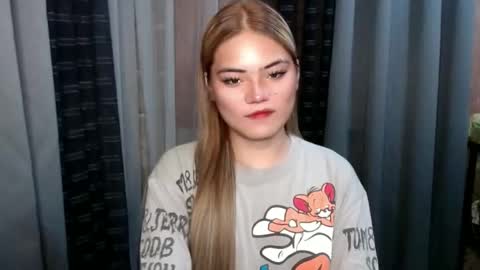 Snapshot of foxxypennyx chatting on 10-15-25, 02:39 Cheska online show from 10-15-25, 02:39