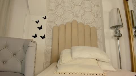 Foxy online show from 12-24-24, 10:06