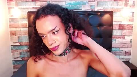 Snapshot of foxy_ella chatting on 12-22-25, 04:15 Ella online show from 12-22-25, 04:15