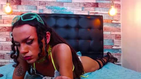 Snapshot of foxy_ella chatting on 03-10-26, 06:24 Ella online show from 03-10-26, 06:24