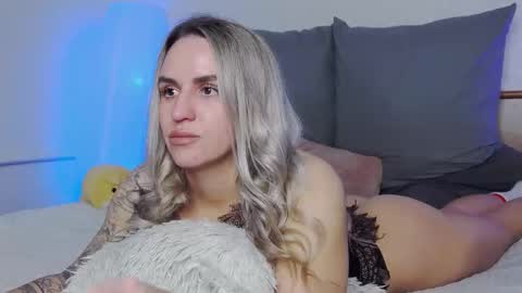 Snapshot of foxy_kimmi chatting on 12-02-25, 06:41 Foxy Kimmi online show from 12-02-25, 06:41