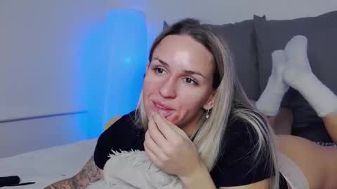 Snapshot of foxy_kimmi chatting on 12-14-25, 06:41 Foxy Kimmi online show from 12-14-25, 06:41