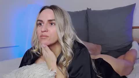 Snapshot of foxy_kimmi chatting on 12-16-25, 06:51 Foxy Kimmi online show from 12-16-25, 06:51