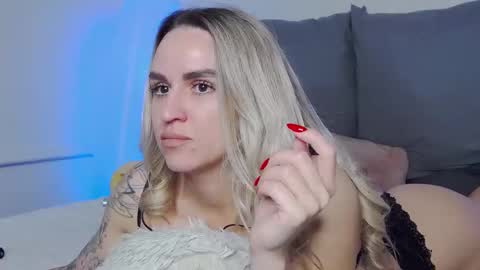 Foxy Kimmi online show from 12-23-25, 06:44