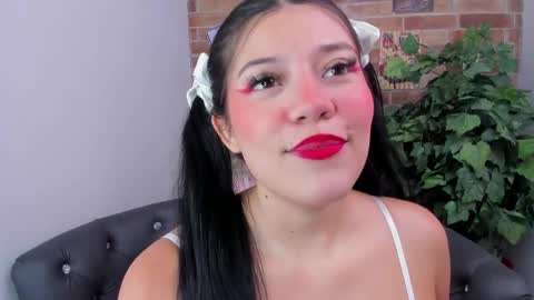 Snapshot of foxy_loren chatting on 05-09-26, 11:04 Loren online show from 05-09-26, 11:04