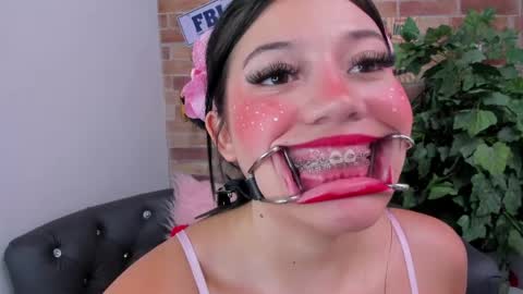 Snapshot of foxy_loren chatting on 05-11-26, 03:07 Loren online show from 05-11-26, 03:07