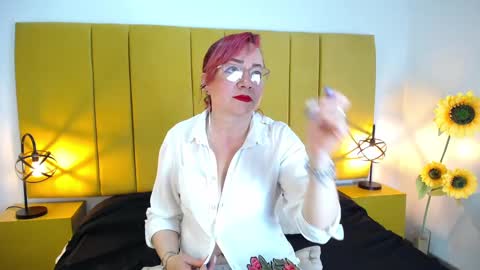 Snapshot of foxy_miilf chatting on 09-11-25, 01:22 Foxy miilf online show from 09-11-25, 01:22