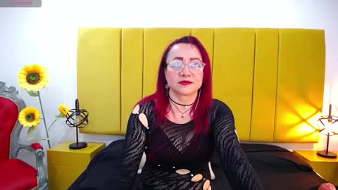 Snapshot of foxy_miilf chatting on 09-14-25, 01:21 Foxy miilf online show from 09-14-25, 01:21