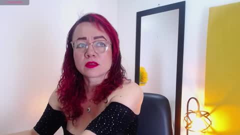 Snapshot of foxy_miilf chatting on 09-26-25, 01:15 Foxy miilf online show from 09-26-25, 01:15